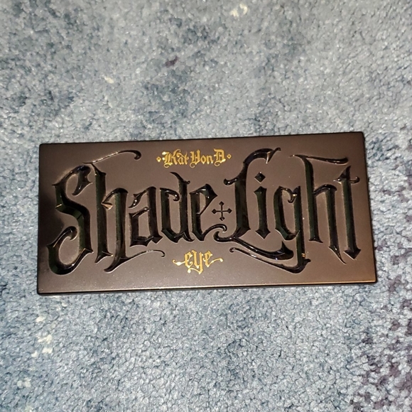 Kat Von D Shade+Light Eyeshadow Pallete